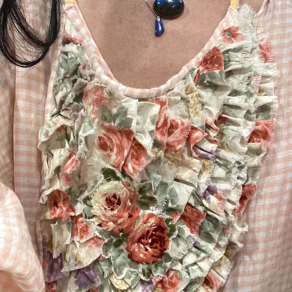 Jabot, magnolia pearl similar. Look alike ruffles colorful - Picture 10 of 16